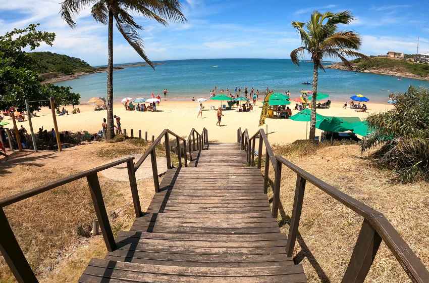 Praia de Bacutia: Descubra a Beleza da região em Guarapari, Espírito Santo